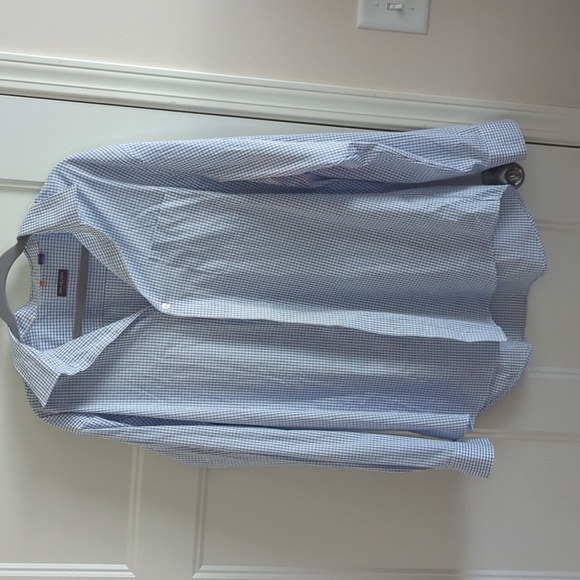 Size X-Large/Neck 17-17½ Blue/White Van Heusen Button Up - Picture 1 of 5